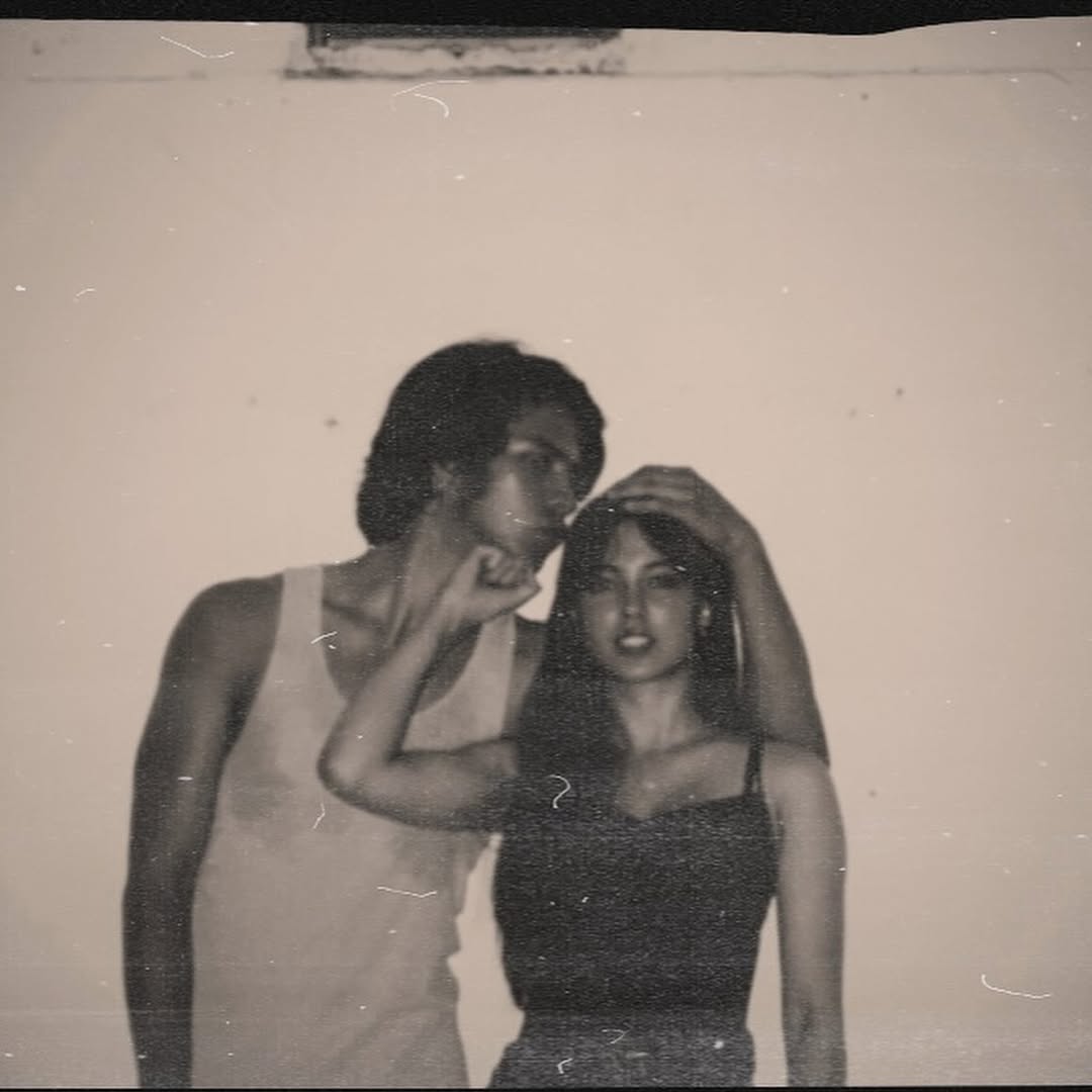 AKSJSJSKSL GIVEAWAY / GA saldo dana 20k buat 2 orang (10k per ea) karena mohan raisa post LUCU BANGET. 😭🤍 

retweet sama rep aja ya “mora too match” end besok pagi, good luck! <3

#zonauang