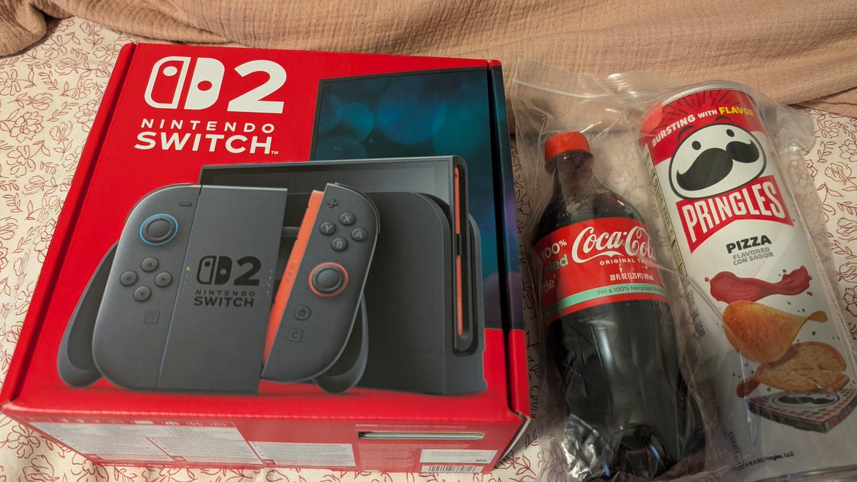 🫡 She's here lads. Walmart hella funny including Pringles and a Coke 🤣