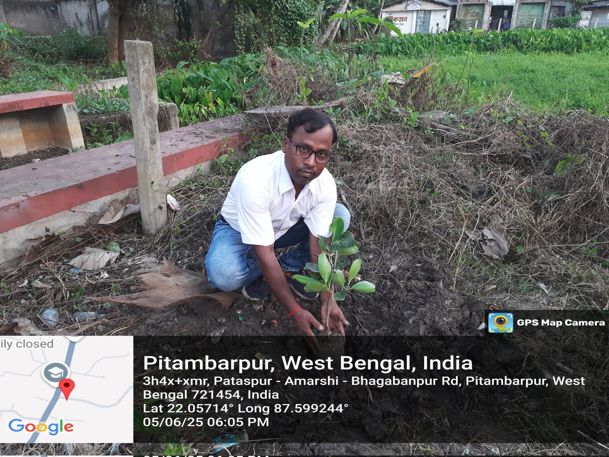 arhsnss's tweet photo. Amarshi Raghunath High School NSS Unit.Purba Medinipur.
Celebrate world Environment Day 2025. আজ আমি (ননীগোপাল বেরা PO) ও বিদ‍্যালয়ের সম্মানীয় ভারপ্রাপ্ত প্রধান শিক্ষক শ্রী পার্থরাজ মিশ্র মহাশয় বিদ‍্যালয় হোস্টেল ক‍্যাম্পাসে দুটি জাম গাছ রোপন করলাম । https://t.co/82q0DiMaLb