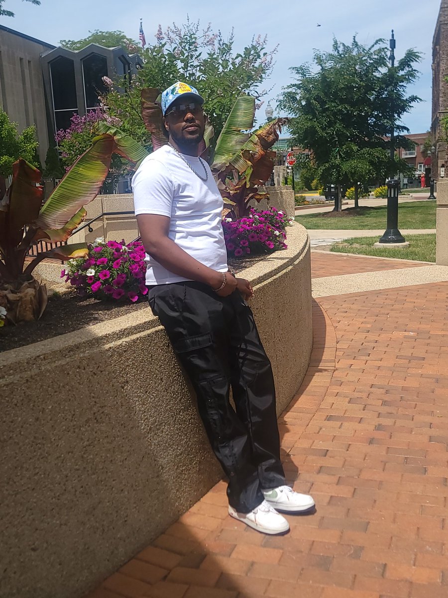 thatguy2tall's tweet photo. You look good babyyy! https://t.co/iFSnVYwas1