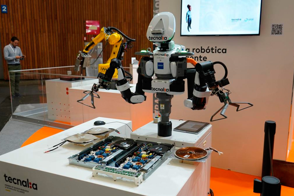 - <a href="/tecnalia/">TECNALIA</a>  y <a href="/orai_NLP/">Orai NLP Teknologiak @orainlp.bsky.social</a>  desarrollan un #robot #industrial pionero capaz de #conversar en #euskera
tinyurl.com/2hkku4y2