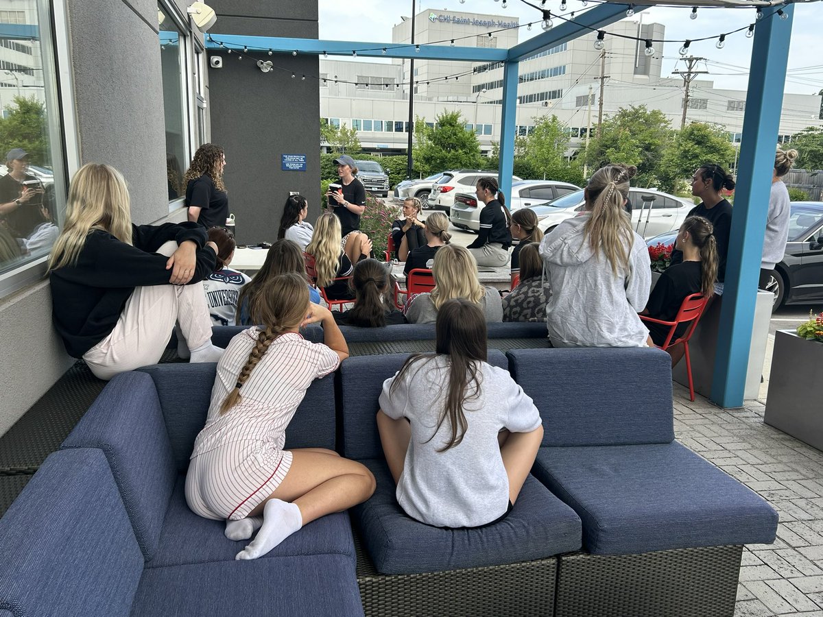 SWSoftball's tweet image. Thank you @jacibabbs with UK’s FCA for speaking with our team this morning as we prepare to play today.
Rightly ordered loves lead rightly ordered loves. 🖤🩶