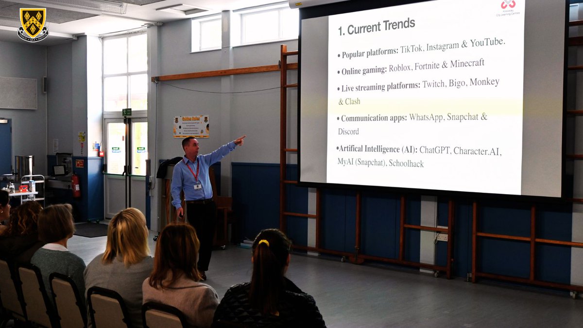 stockportgs's tweet image. Gary Melia, an educational expert in #computing &amp;amp; #esafety, delivered an informative workshop to Junior School parents.

The session gave them an insight into popular technologies &amp;amp; how young people utilise them, &amp;amp; provided them with advice &amp;amp; resources.

facebook.com/stockportgramm…