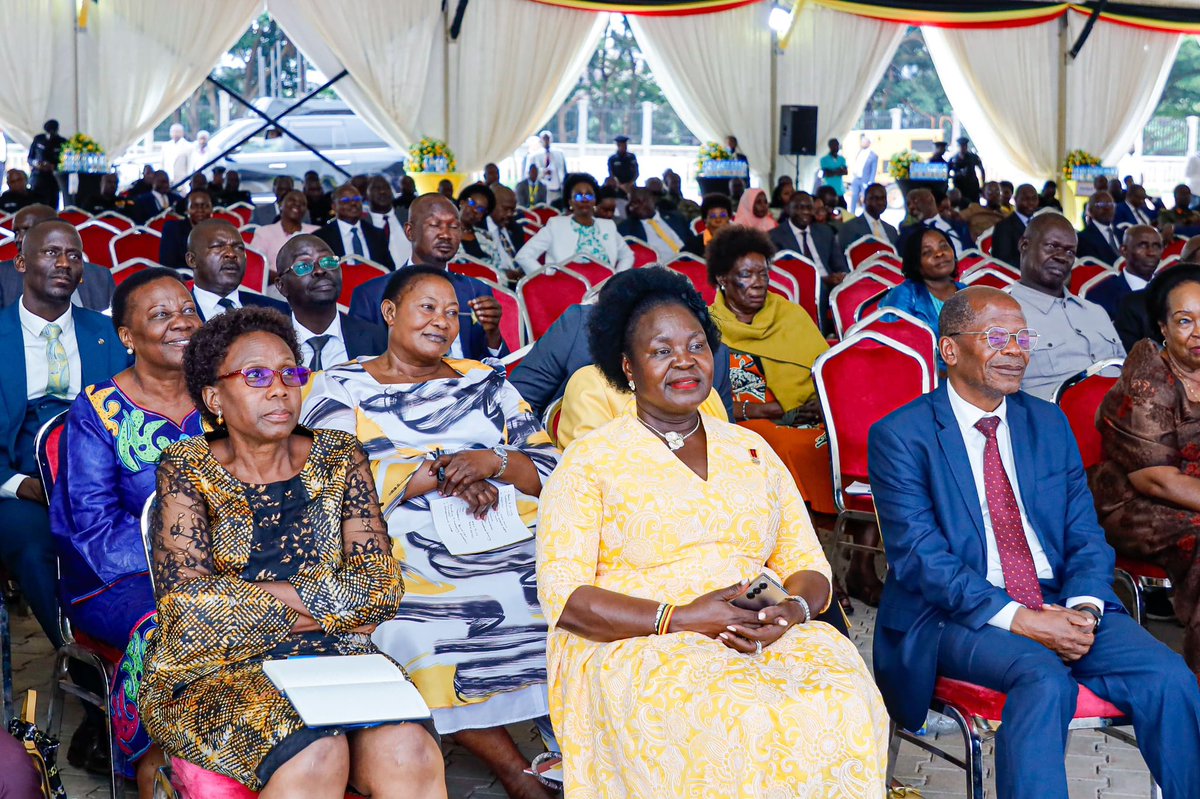 Government Citizen Interaction Centre (@gcicuganda) on Twitter photo ๐๐๐จ๐ง๐จ๐ฆ๐ข๐ ๐๐ข๐ฏ๐๐ซ๐ฌ๐ข๐๐ข๐๐๐ญ๐ข๐จ๐ง & ๐๐๐ง๐ฎ๐๐๐๐ญ๐ฎ๐ซ๐ข๐ง๐
โ
In 1986, Ugandaโs economy depended on coffee, cotton, copper, tea, tobacco, and tourism.
โ
Today, we have added 20 new products to our export basket.
โ
Uganda is now producing and exporting ๐๐๐จ๐ง๐จ๐ฆ๐ข๐ ๐๐ข๐ฏ๐๐ซ๐ฌ๐ข๐๐ข๐๐๐ญ๐ข๐จ๐ง & ๐๐๐ง๐ฎ๐๐๐๐ญ๐ฎ๐ซ๐ข๐ง๐
โ
In 1986, Ugandaโs economy depended on coffee, cotton, copper, tea, tobacco, and tourism.
โ
Today, we have added 20 new products to our export basket.
โ
Uganda is now producing and exporting