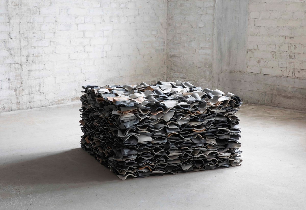 Fragments d'histoire : Un dialogue inédit proposé par le céramiste Pekka Paikkari entre art contemporain et collections antiques au musée archéologique d’Ensérune. #Finlande tinyurl.com/58ysutx7