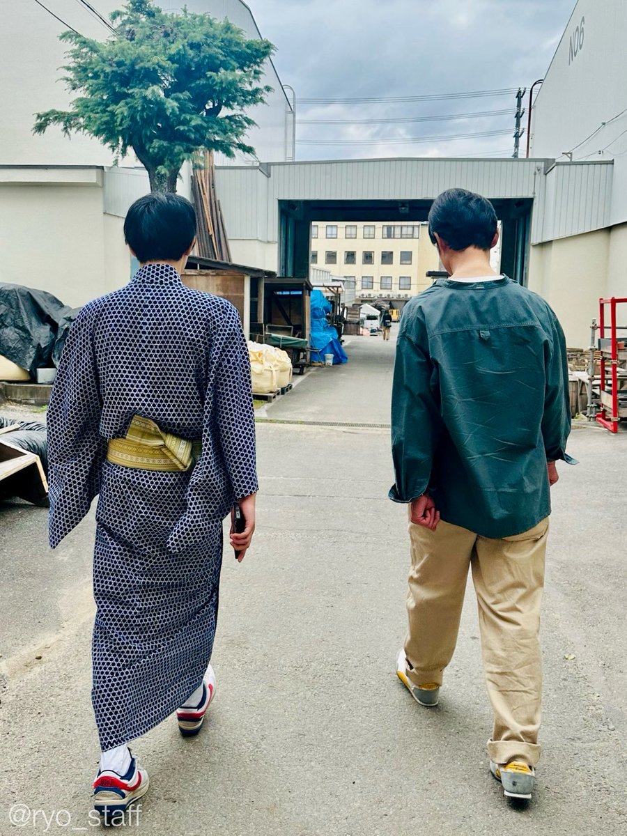 ryo_staff's tweet photo. #映画国宝、明日6月6日ついに公開初日です🪭✨クランクアップの日、老けメイクのせいでも白塗りのせいでもなく、今までとはどこか違う顔をしていたような吉沢喜久雄。とにかく映画を楽しんでいただきたい、と申しておりました🙇🏻‍♀️
本日23:59迄ムビチケ＆グッズRYFC限定発売中🎫
https://t.co/tSERhnsLFa https://t.co/iPW3Qr9kJh