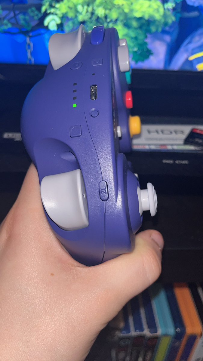 LittleMacMainKO's tweet image. The Official Nintendo Switch Online GameCube Controller is registered as a regular GameCube controller for Smash Ultimate, meaning you won’t be able to use the very small ZL button on the top while playing Ult