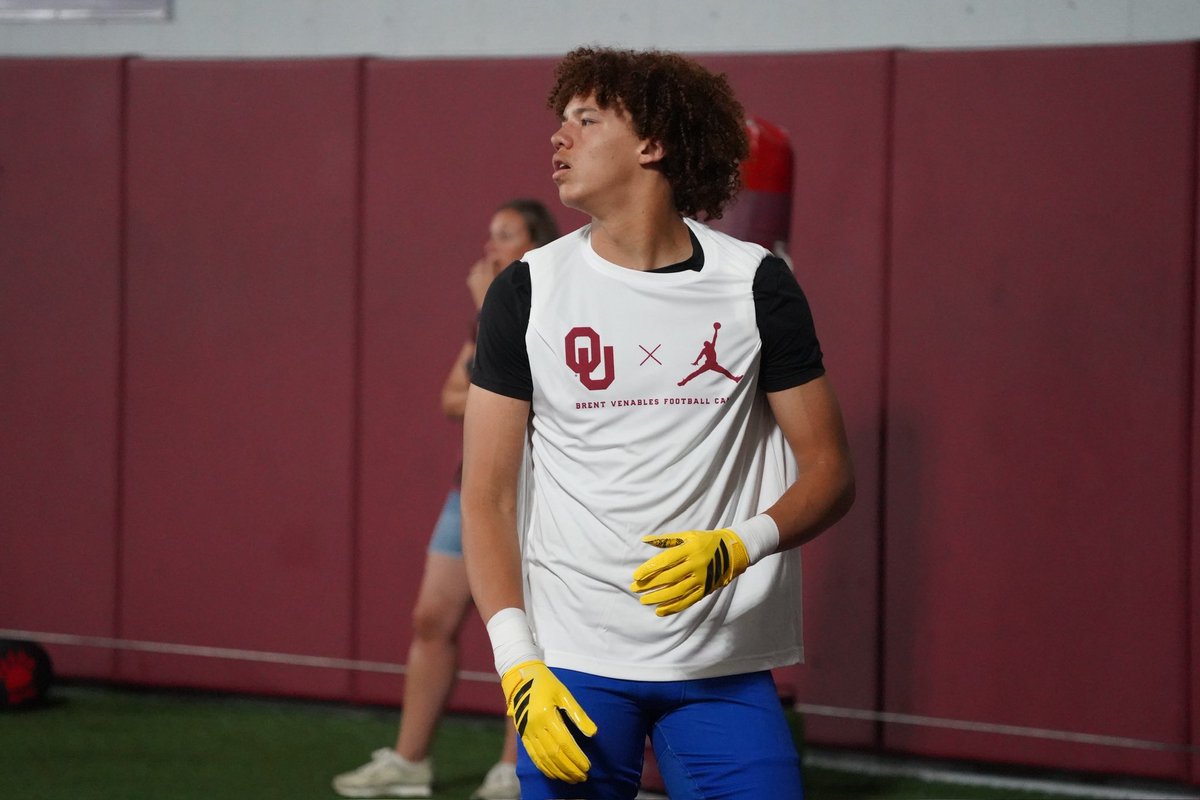 2028 TE Tytan McNeal is here all the way from Washington. He holds over 15 scholarship offers already. 6-foot-5, 210 pounds and a fantastic basketball player as well.

Would not be shocked to see the #Sooners jump in the race by day’s end.