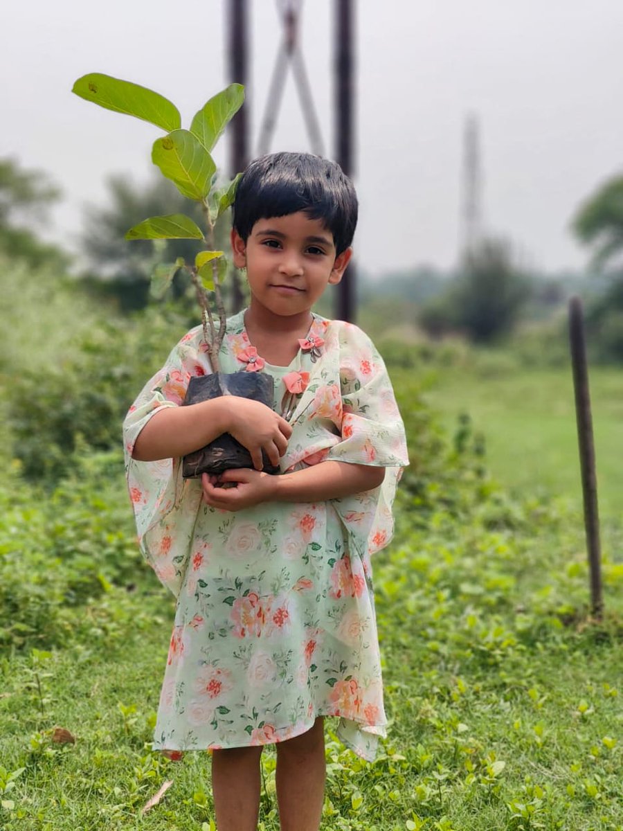Let’s raise a generation that hugs trees 🎄 instead of cutting them — just like this little one, holding nature close with love and care. 🌱💚
#TreeHugger #SaveNature #GreenFuture #WorldEnvironmentDay

#PicOfTheDay
