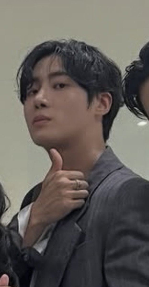영 tweet media