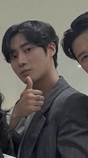 영 tweet media