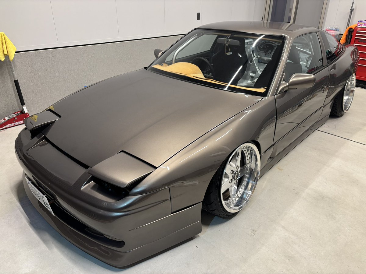 家だと恥ずかしくないから車の写真撮れる
あーかっこい