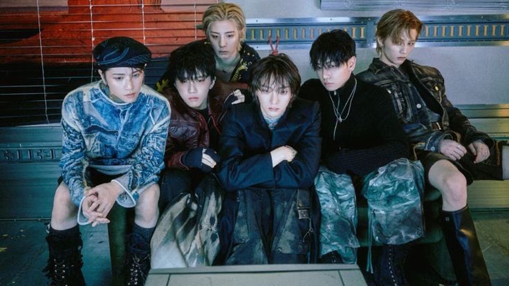 bndchartsmaster's tweet image. Biggest debuts by 5th gen groups on the United World Chart in 2025:

1. BOYNEXTDOOR - 457,000 units
2. ZEROBASEONE - 404,000 units 
3. RIIZE - 366,000 units
4. NCT WISH - 278,000 units