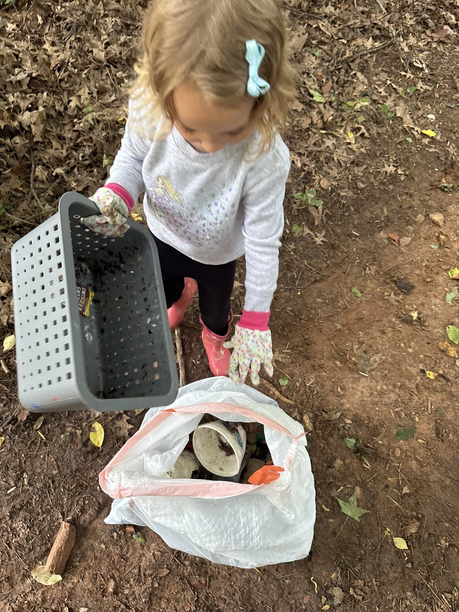 jchains's tweet image. 🌍 Just took action with @cleanify_vet! Picked up litter and submitted my impact to help keep our planet clean! ♻️💚 📸 

Join the movement and start making a difference at cleanify.vet! 

#CleanUpChallenge #EarthCleanup #Sustainability #VeBetterDAO #Vechain