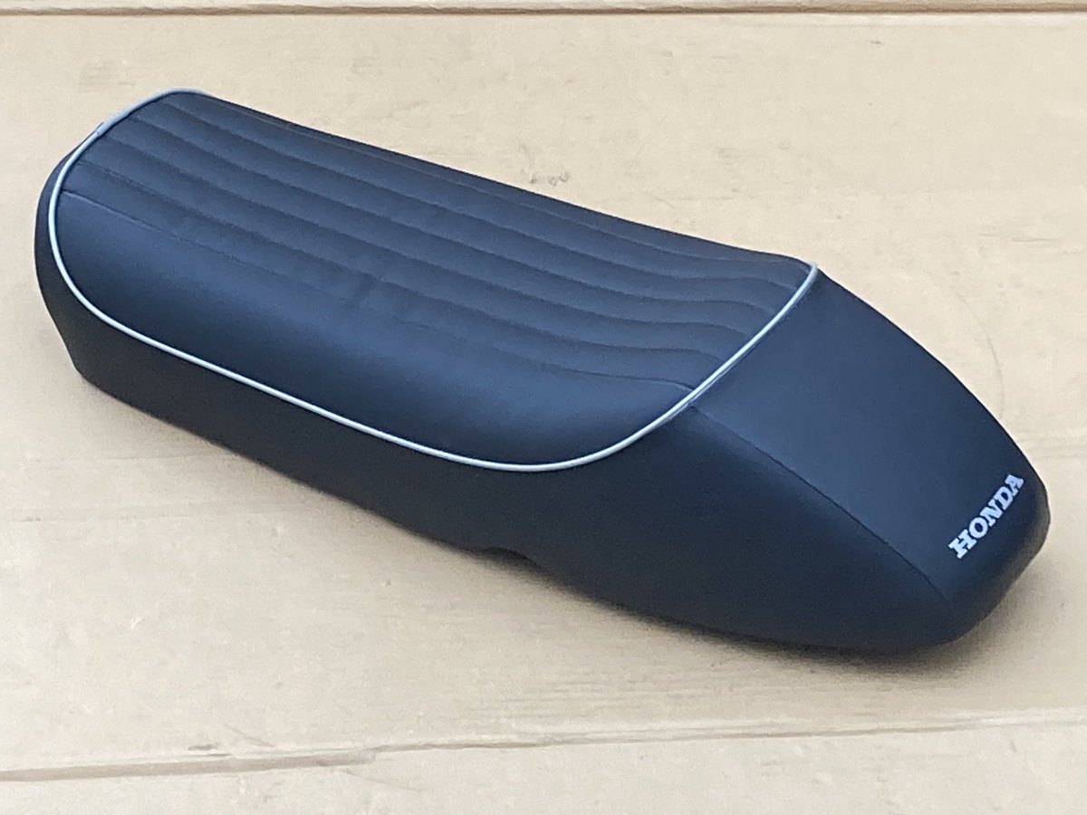 junkbox178's tweet photo. ほぼ新品同様なので、いくらで販売するのが妥当なのか悩みまして・・・
結局ヤフオクに出品しました。
スタート価格は安めにしましたので興味のある方は是非どうぞ〜
#ベンリイスポーツ #CD50S #CL50 #CD90S https://t.co/iGgPe42gav