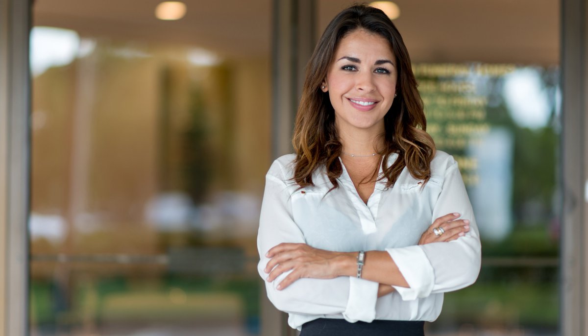 The lash industry has boomed over the past decade into a global profession with its own standards, products,  educators. As the market grows, so does the demand for legitimacy. That’s where lash accreditation &amp; international certification enter the picture
meccaartistry.com/lash-accredita…