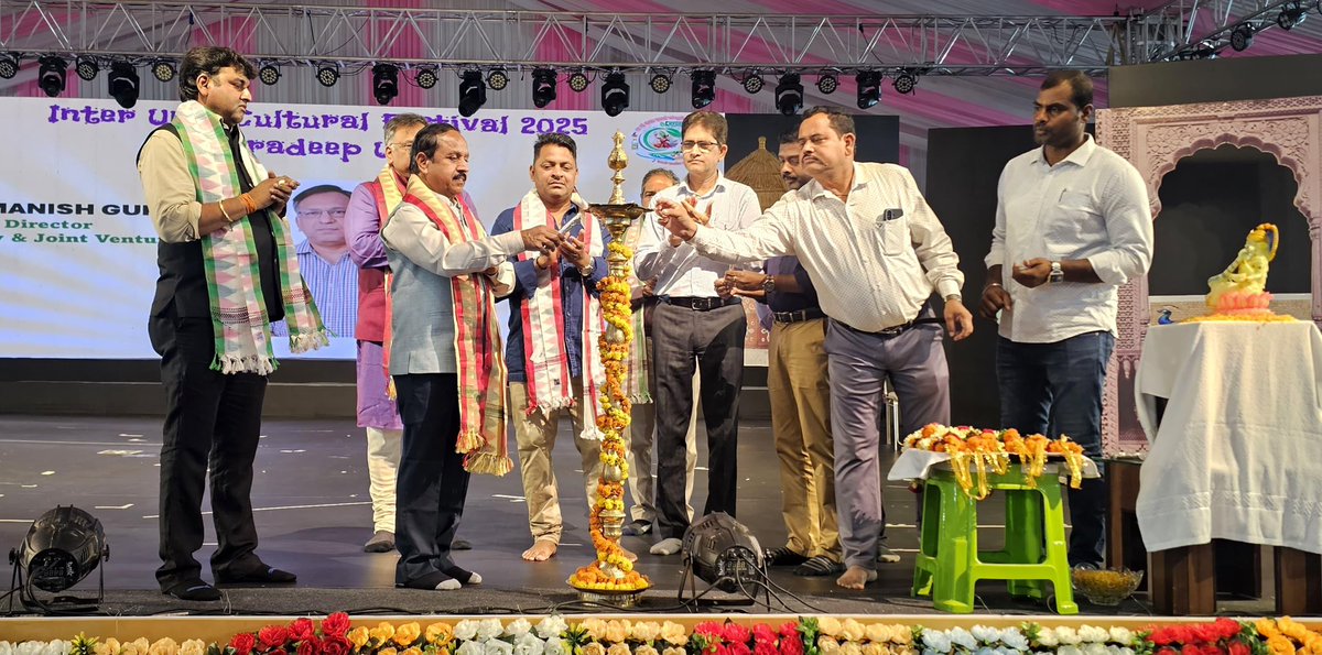 My Best Wishes to IFFCO Kandla Team members for their performances on Day 4 at IUCF2025, IFFCO Paradeep.          

Sh. Manish Gupta, Director (S &amp; JV) and Sh. <a href="/AksharmaIk/">A K Sharma</a>, Unit Head Kandla are present for today’s program. <a href="/IUCF25_PARADEEP/">IUCF 2025 PARADEEP</a>