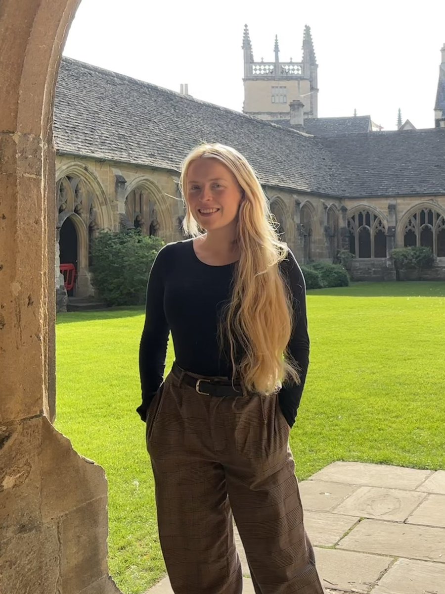 I have a new job! 
A research position in Farmland Ecology 🐝🔬 

I will be helping with insect identification &amp; conducting pollinator surveys as part of long-term biodiversity monitoring in regen. ag.

I will share my time between this &amp; my evolutionary research at Oxford.