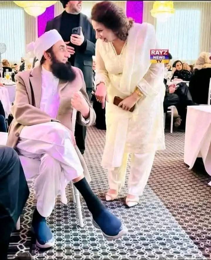 شاہد طارق صاحب اس خاتون کو کہہ رہے ہونگے کہ بہن دوپٹہ سر اور گلہ  ڈھانپنے کے لئے استمال کیا کرو ⚠️