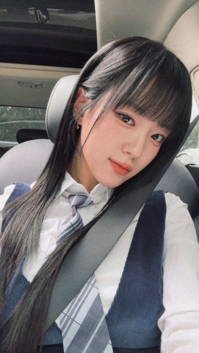 [📸] 250605 - Yunseul Bstage Post

The weather is so hot, right!! 🌞 
(Dazed...🐦‍⬛ )

#BEWAVE #비웨이브 #YUNSEUL #윤슬