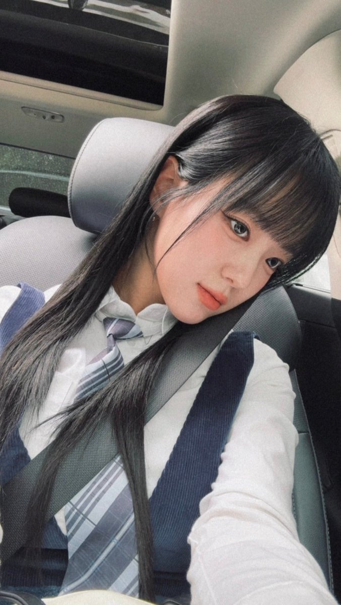 bwbstage's tweet photo. [📸] 250605 - Yunseul Bstage Post

The weather is so hot, right!! 🌞 
(Dazed...🐦‍⬛ )

#BEWAVE #비웨이브 #YUNSEUL #윤슬 https://t.co/OmZVk1ObKZ