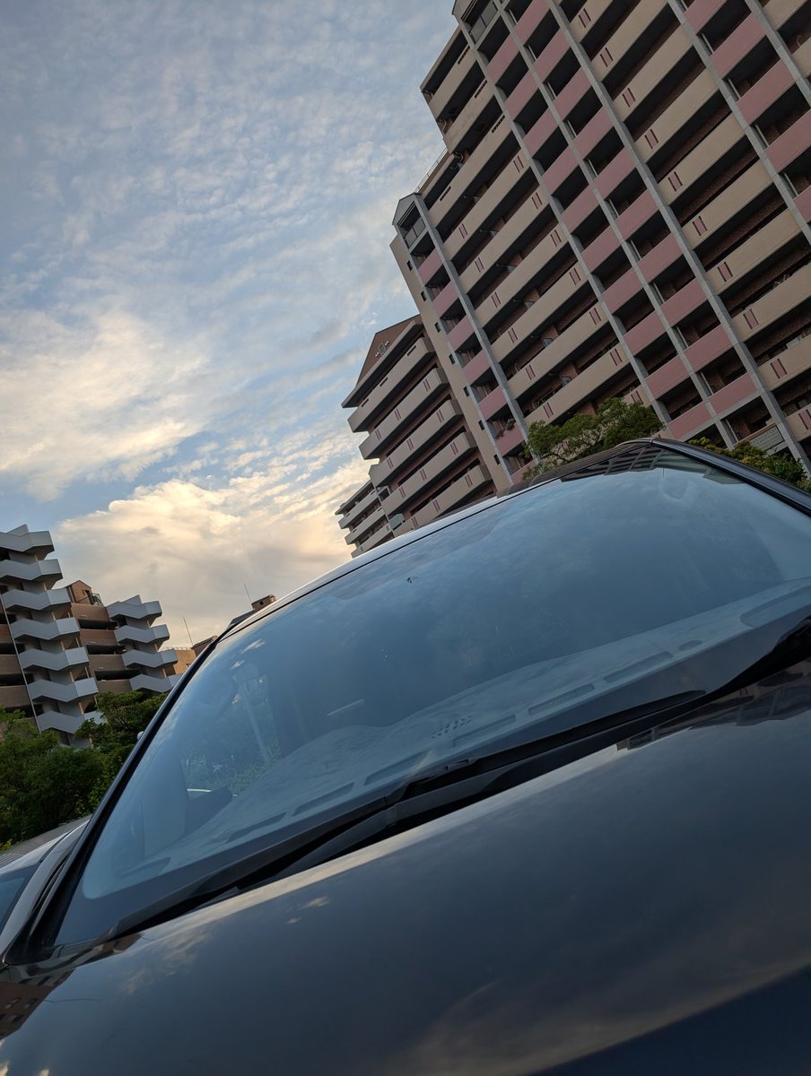 梅雨入り前の貴重な晴れ間の木曜です☀
日曜が休みなのですが、日曜から雨らしいです☔️
このやるせない思いを仕事にぶつけて、瞬殺でご帰宅してやります(｀･ω･´)ゞ