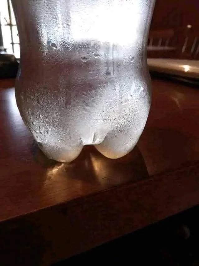 do nada me deu vontade de BEBER ÁGUA kkkk 🤤