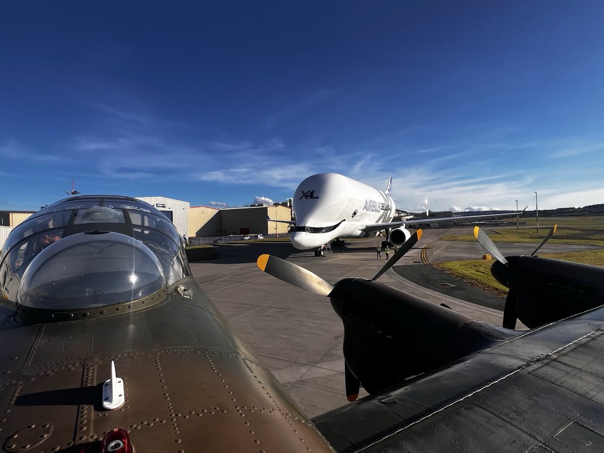 Anhygoel dathlu pen-blwydd yr Avro Lancaster PA474 yn 80 oed yn Airbus Broughton. Ar ôl 80 mlynedd, mae'r Lancaster yn dychwelyd adref i'r man lle cafodd ei hadeiladu'n wreiddiol yn ffatri Vickers Armstrong, sydd bellach yn gartref i Airbus.
#RAF #RoyalAirForce 
<a href="/RAFBBMF/">RAF BBMF</a> <a href="/Airbus/">Airbus</a>