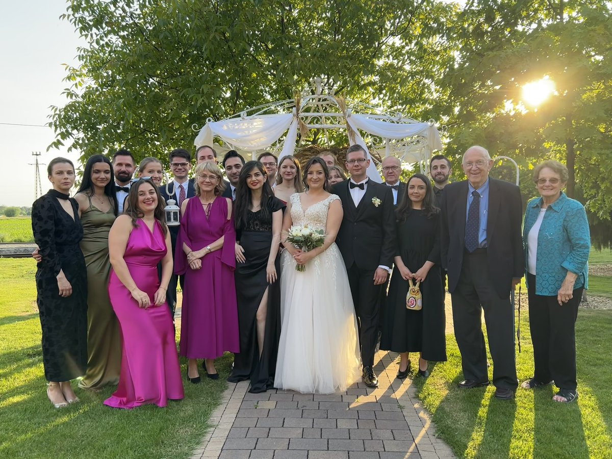 GroupGryko's tweet image. Celebrating Klaudia’s & Daniel’s wedding with honorary presence of Prof. Micheal Doyle🥂 Congratulations to the newly wed couple ❤️
