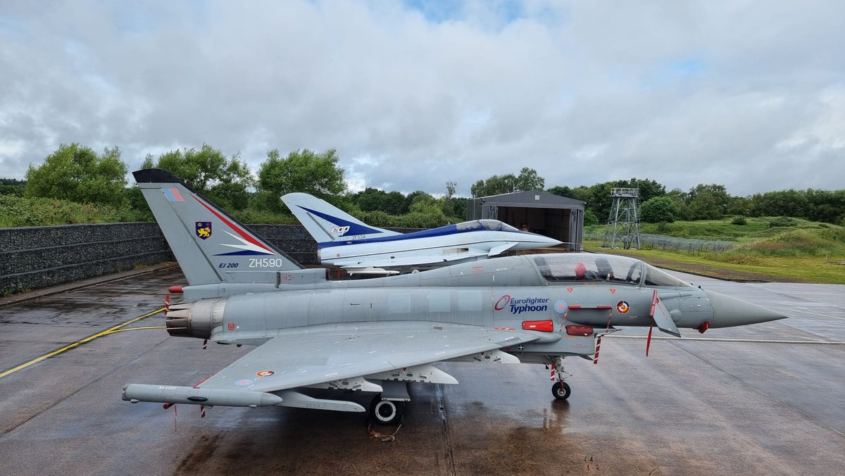 cosfordairshow's tweet image. How good do these look next to each other @RAFMUSEUM? 👀

Head to the DOTA on Sunday to see them!

#Cosford25 #Staticdisplay #commemoratecelebrateinnovate #DA4 #EAP #Cosfordairshow #BAE #rafmuseummidlands