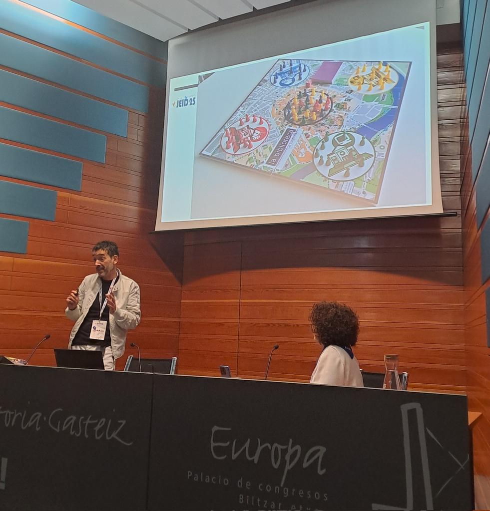 Fernando Ross nos propone un juego de mesa hecho por bibliotecarias para bibliotecarias 

Jugamos!

<a href="/fesabid/">FESABID</a> #JEID25