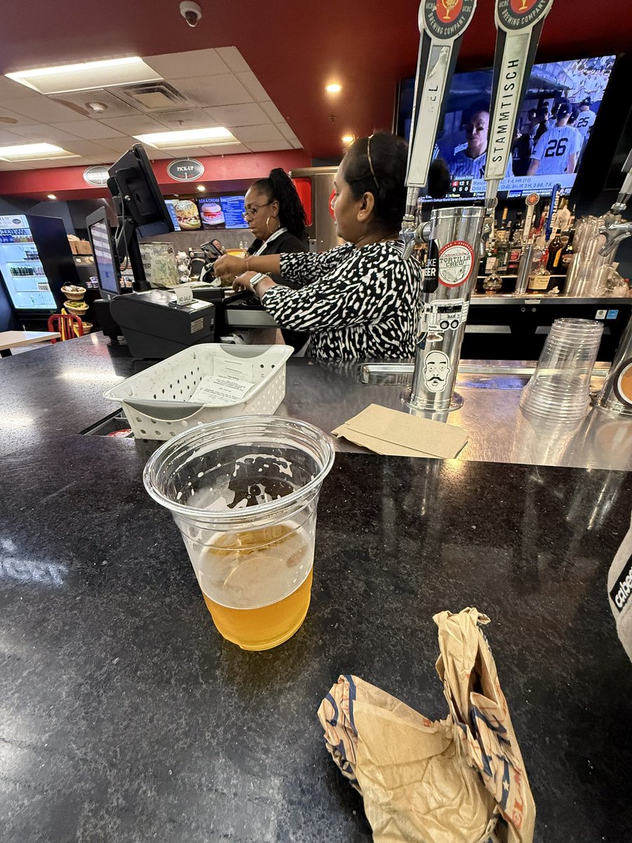 papigenteele's tweet photo. 5am beer is extra stinky this morning #ringading https://t.co/J6qV8Q3Eil
