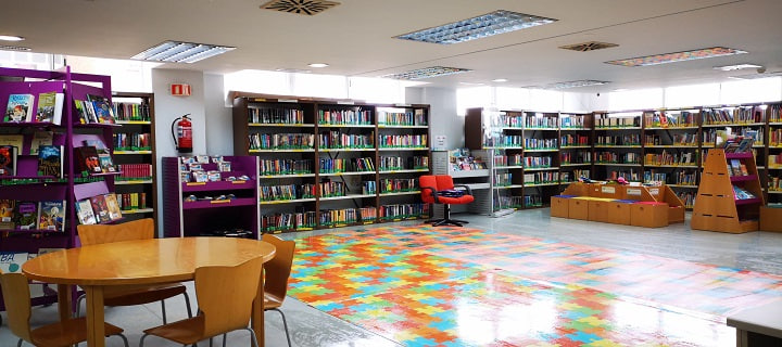 Vivimos en una época en que los Móviles, Tables, Portátiles acaparan todo nuestro tiempo. Pero en <a href="/fedsolidaridad/">Federación Solidaridad</a> creemos que la tecnología no puede superar a la experiencia de leer un #libro. Por eso hemos donado más de 350 a <a href="/BiblioMalaga/">Biblioteca de Málaga</a>
.