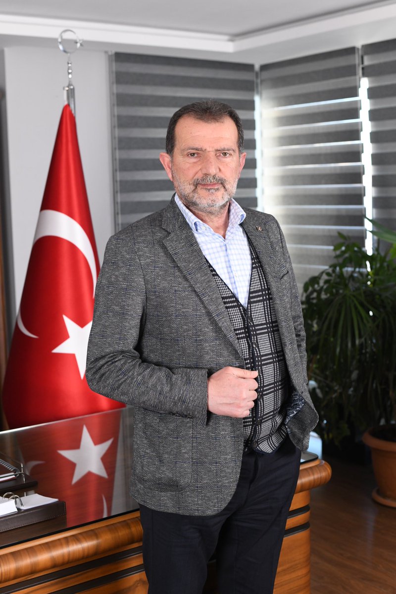 irfnmete's tweet photo. Kurban Bayramı, dayanışmanın, paylaşmanın ve birlik olmanın en güzel ifadelerinden biridir. Sevdiklerinizle birlikte sağlık, mutluluk ve huzur dolu bir bayram geçirmenizi dilerim. Kurban Bayramınız kutlu olsun. https://t.co/mqIl6MUyyc