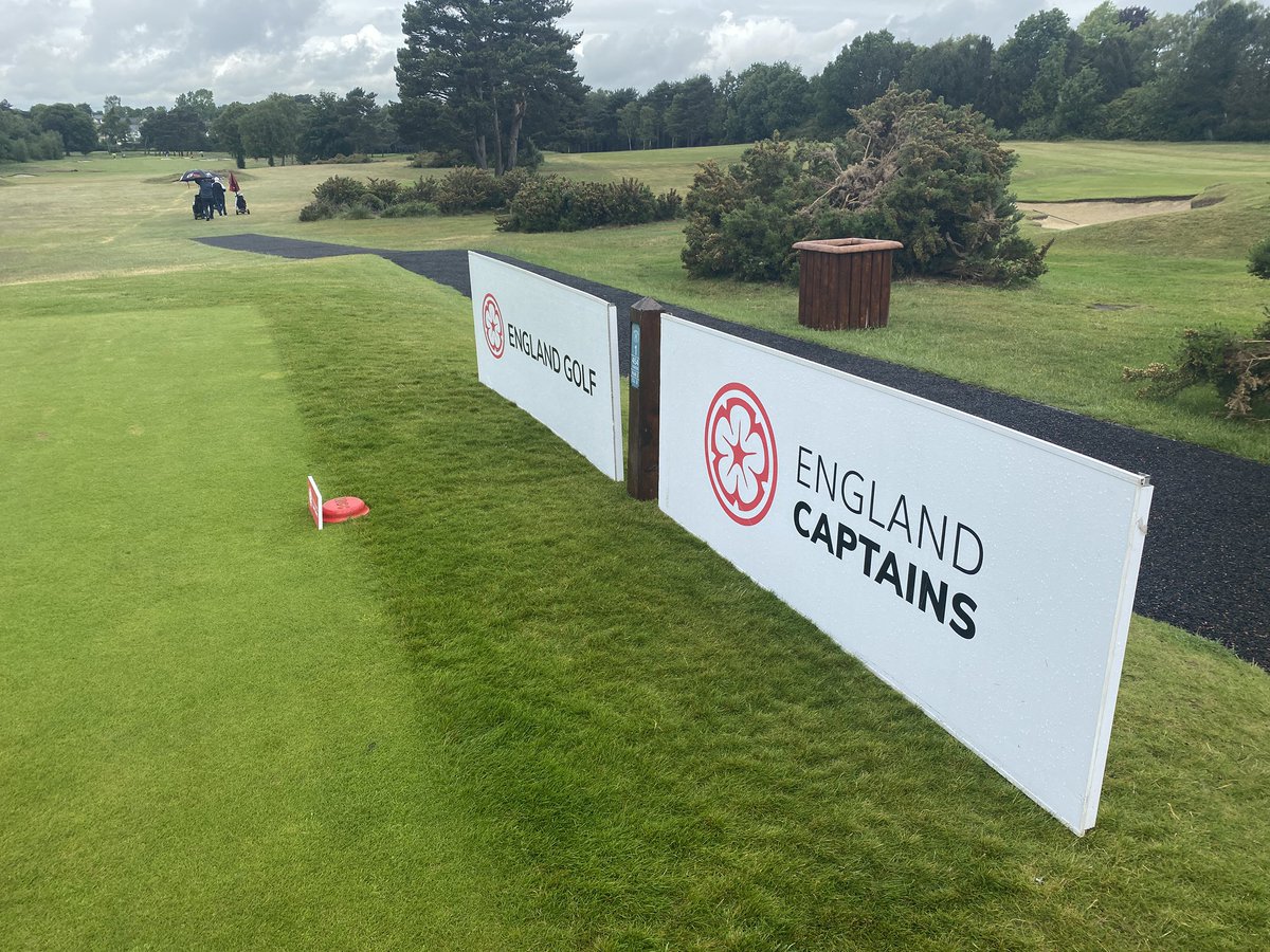 SteveCarroll77's tweet image. Looking forward to the @EnglandGolf Captain’s event at @MoortownGC today. It’s the Yorkshire Rose - but what will I score?