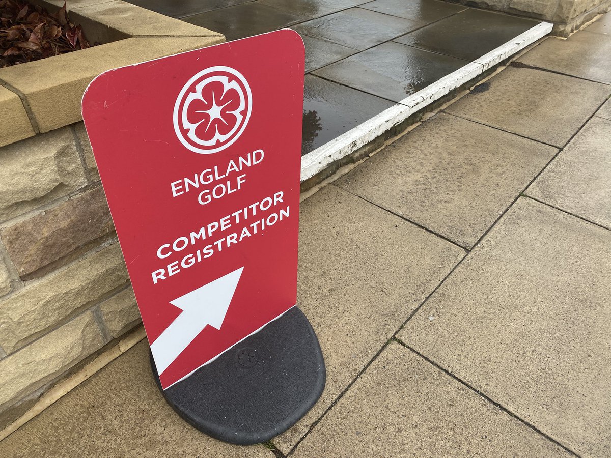SteveCarroll77's tweet image. Looking forward to the @EnglandGolf Captain’s event at @MoortownGC today. It’s the Yorkshire Rose - but what will I score?