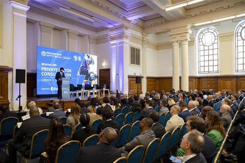 SEforALLorg's tweet photo. SEforAll joined Mission 300 leaders from public &amp; private sectors in London for the #Mission300 Private Sector Consultation.

Unlocking private sector investment &amp; innovation is key to this bold initiative -to connect 300M people in Africa to sustainable electricity by 2030. https://t.co/fACkwD2GOe