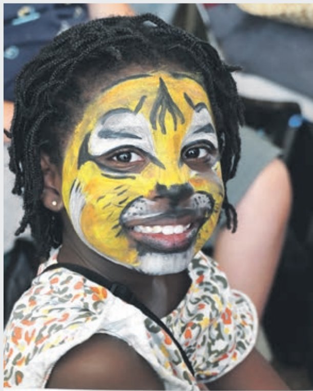 Fete_de_L0's tweet photo. Au stand de la barbouille, des artistes amateurs embellissent les visages des enfants selon leur imagination en quelques coups de pinceaux.🥰#maquillage #FacePainting #Grimage https://t.co/YDy0jOKOdl