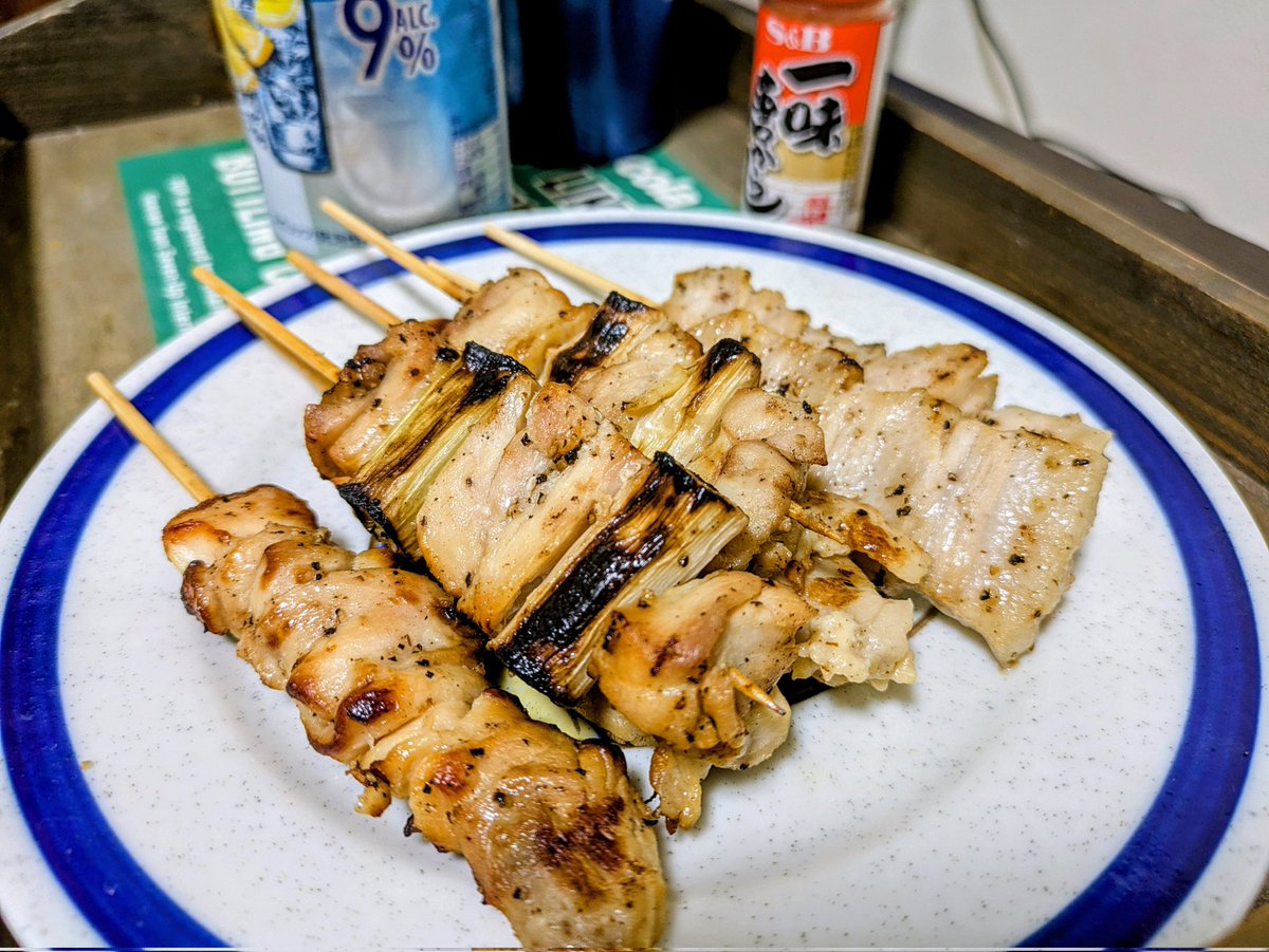 焼き鳥パラダイス〜🥳
もも、ネギマ、トントロ
コレで呑みます🍺✨
＃焼き鳥
