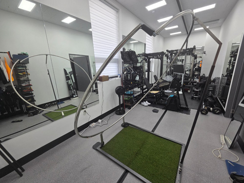 Proswing_Inc's tweet image. [ #스윙플레인 2.0 ]충남 서산 우***건설 대표이사실 옆 운동실 #골프스윙연습 ^^
제품문의:1899-6637
proswing.kr
#골프연습머신 제조 (주)프로스윙
#골프궤도링 #실내골프스윙기 #골프자세교정장비 #골프스윙각도교정 #드라이버궤도연습도구 #아이언궤도연습도구