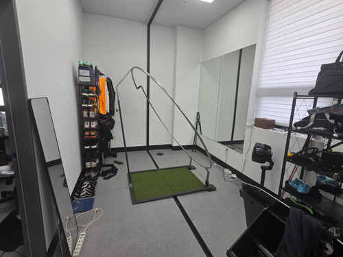 Proswing_Inc's tweet image. [ #스윙플레인 2.0 ]충남 서산 우***건설 대표이사실 옆 운동실 #골프스윙연습 ^^
제품문의:1899-6637
proswing.kr
#골프연습머신 제조 (주)프로스윙
#골프궤도링 #실내골프스윙기 #골프자세교정장비 #골프스윙각도교정 #드라이버궤도연습도구 #아이언궤도연습도구