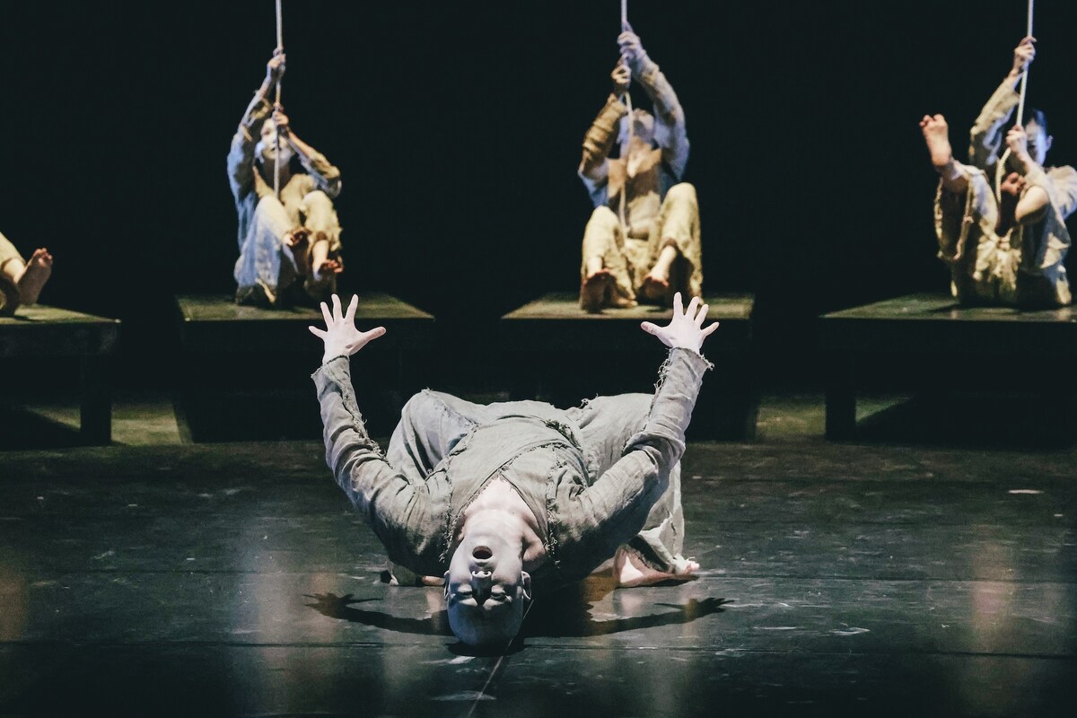 生まれ変わりの旅こそが私にとっての踊り、田村一行「うず 螺旋とリズム」幕開け（舞台写真 / コメントあり）
natalie.mu/stage/news/626…