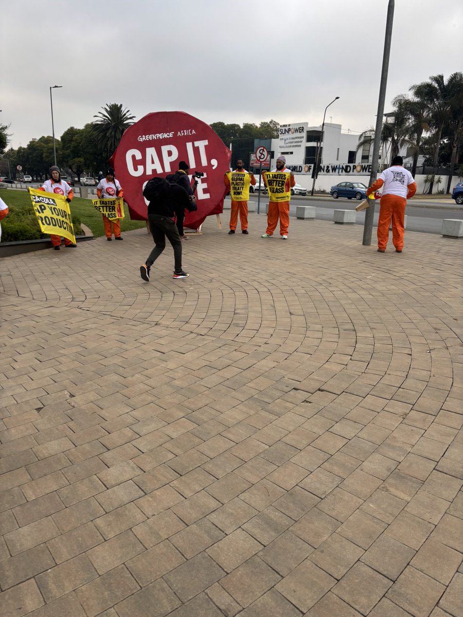 Coca-Cola is the number 1 plastic polluter globally producing 120 billion throwaway plastic bottles a year, that is why <a href="/Greenpeaceafric/">Greenpeace Africa</a> activists staged a protest outside their corporate offices in Johannesburg #BeatPlasticPollution #WorldEnvironmentDay2025