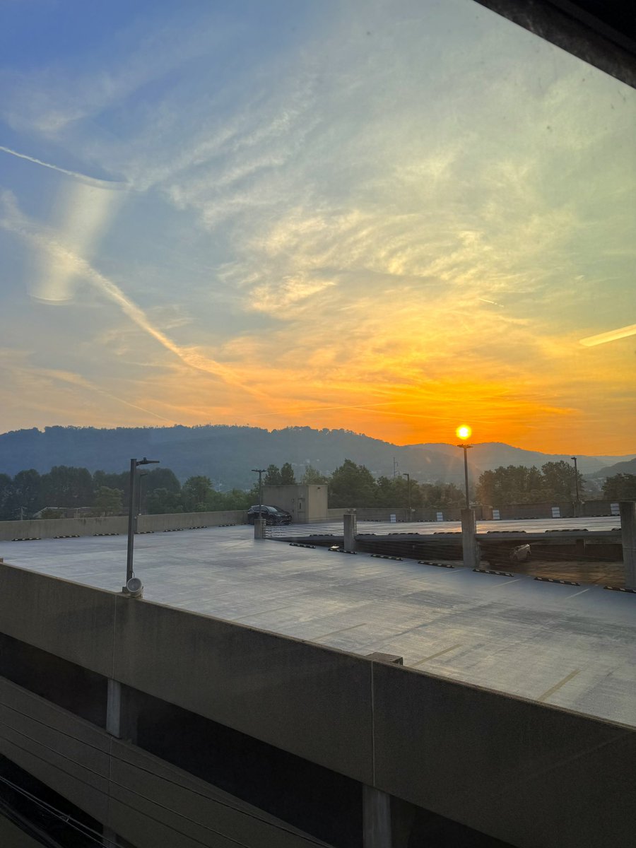NICU morning views. gonna miss this so so much ⛰️☀️
