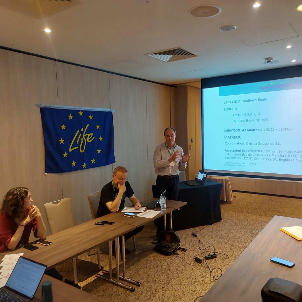 La presentacion de Ana Martínez- Fortun y José Luis Durán de @Orthem en #Brasov, #Rumanía de las actuaciones y soluciones desarrolladas por el proyecto #LifeTokenCO2 despierta gran interés entre especialistas de toda Europa 🍃🙂