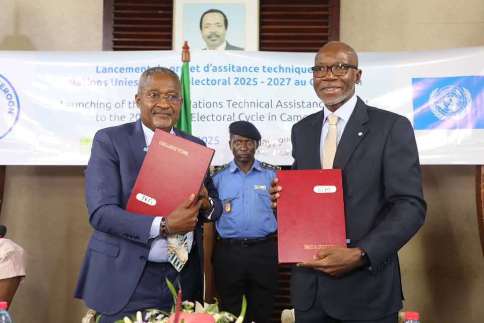 UN_Cameroon (@un_cameroon) on Twitter photo Pleased to share the Project Document for the Technical Assistance to the Cameroon ElectoralCycle, signed by #ELECAM & <a href="/UN_Cameroon/">UN_Cameroon</a>, will guide the UN’s🇺🇳 technical assistance to the #EMB & stakeholders, for a peaceful & inclusive elections🇨🇲
More Here 👉🏾 cameroon.un.org/fr/295778-proj… Pleased to share the Project Document for the Technical Assistance to the Cameroon ElectoralCycle, signed by #ELECAM & <a href="/UN_Cameroon/">UN_Cameroon</a>, will guide the UN’s🇺🇳 technical assistance to the #EMB & stakeholders, for a peaceful & inclusive elections🇨🇲
More Here 👉🏾 cameroon.un.org/fr/295778-proj…