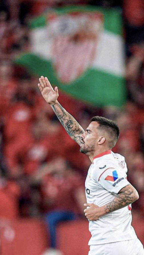 Gracias por el gol ante el United en 2020.

Gracias por ser del autor del gol más celebrado en mi vida en el Pizjuán frente a la Juve.

Pero sobretodo gracias por levantar a la afición cuando más hundidos estábamos.

Que te vaya bonito <a href="/suso30oficial/">SusoFernandez</a> ❤️