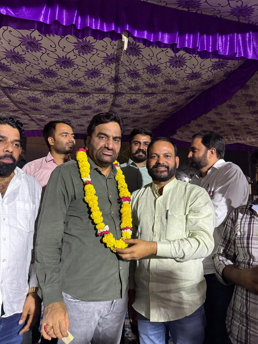 बतौर सांसद दूसरे कार्यकाल का प्रथम वर्ष पूर्ण होने पर कल शाम पार्टी परिवार के सदस्यों ने अभिनन्दन किया |