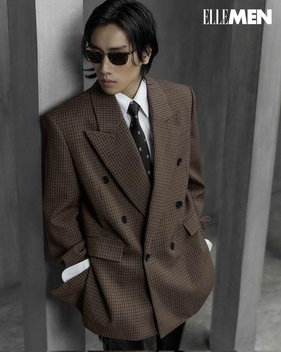 ElleMenThailand's tweet photo. #ELLEMENJune ปลุกพลัง @biblesumett ด้วยลุคจาก @YSL Winter 2025 นิยามแห่งสไตล์ 'ความงามสง่าอันแสนเย้ายวนที่แฝงด้วยอันตราย' การปะทะกันอย่างลงตัวของขั้วตรงข้าม 

#ELLEMENThailand
#ELLEMENandBibleWichapas
#BibleWichapas
#YSL
#SaintLaurent 
#YvesSaintLaurent https://t.co/jwGqvqKTFP
