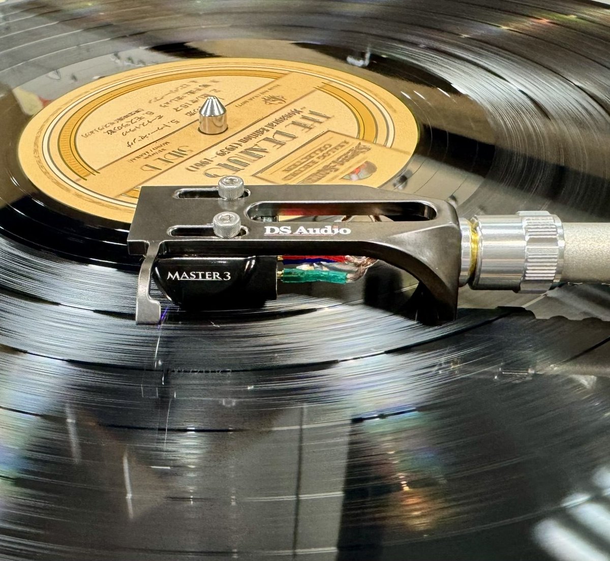 audiounion_am's tweet image. DS Audioから順次発売予定のモノラルシリーズからMaster3のモノラル仕様をお持込み頂きました。ザ・ピーナッツのモスラの歌でステレオとモノを比較、オーディオショップでモスラでの比較はなかなか無いチョイスでしょ。ちなみにDS Audioには当店からは車で5分程度の超地元メーカーなんです。#DSAUDIO
